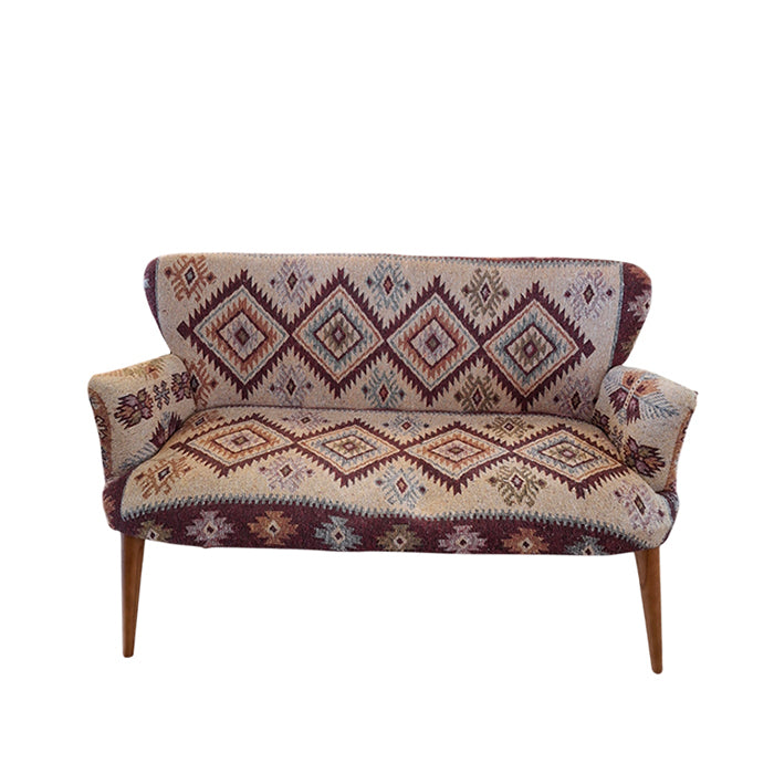 TRADITIONAL RUG DESIGN LOUNGE CHAIR