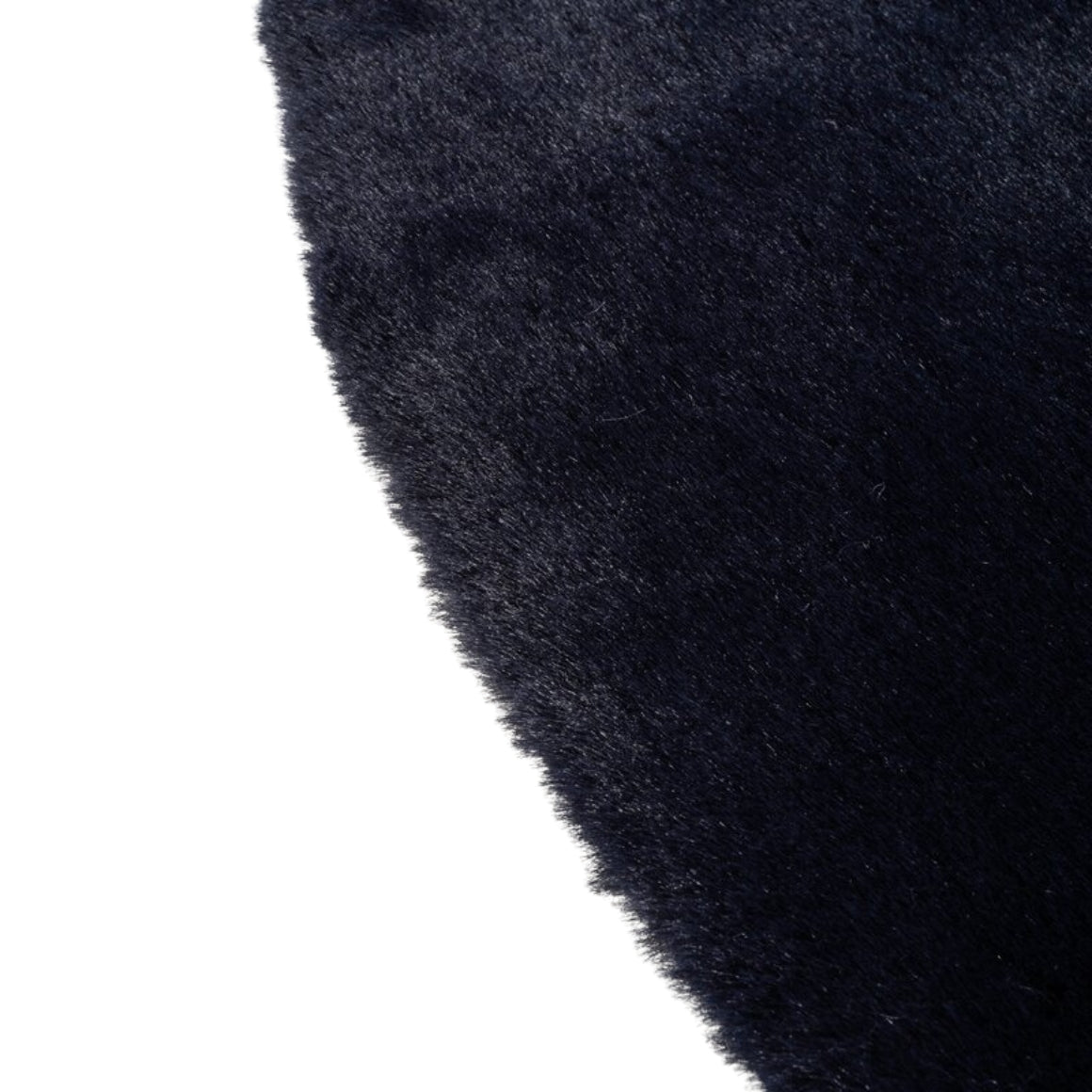 FLUFFY CARPET BLACK ROUND