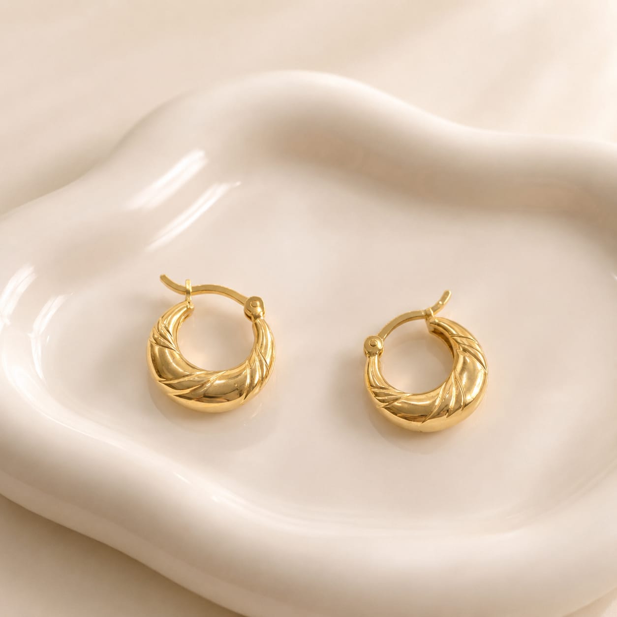 STERLING SILVER EARINGS GOLD ROUND