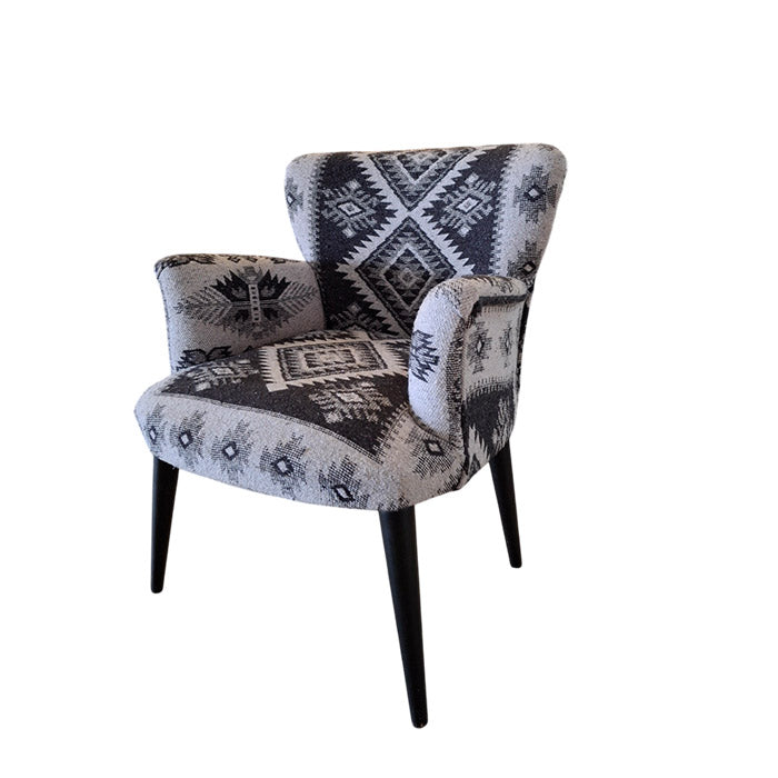 TRADITIONAL RUG DESIGN LOUNGE CHAIR